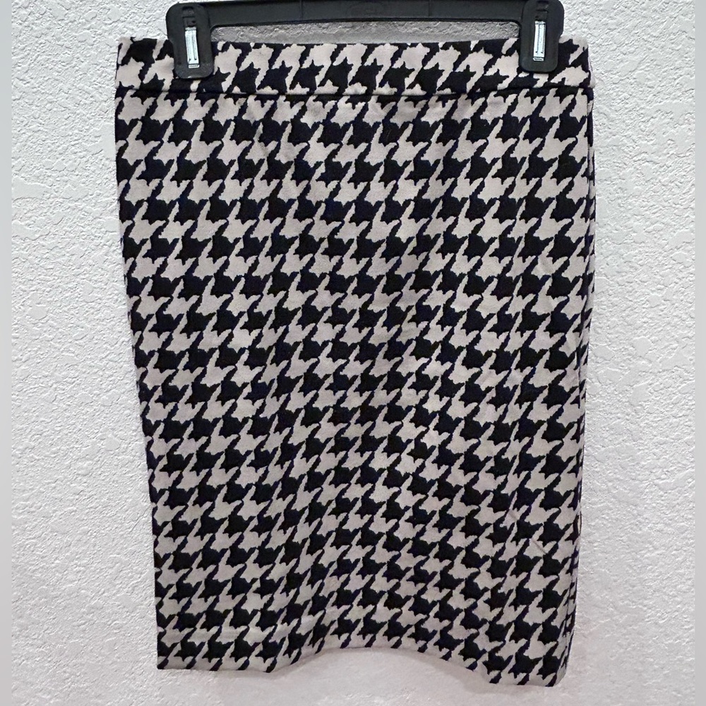 Elle Black and White Midi Pencil Skirt for Work B5